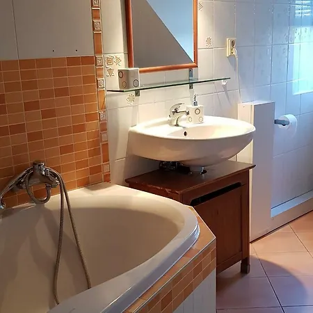 Beautiful Attic 20 Min To Downtown *