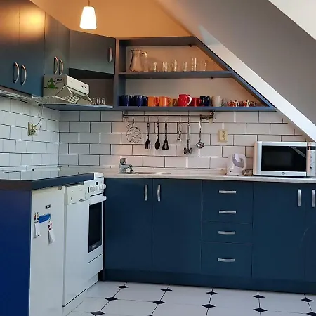 Beautiful Attic 20 Min To Downtown