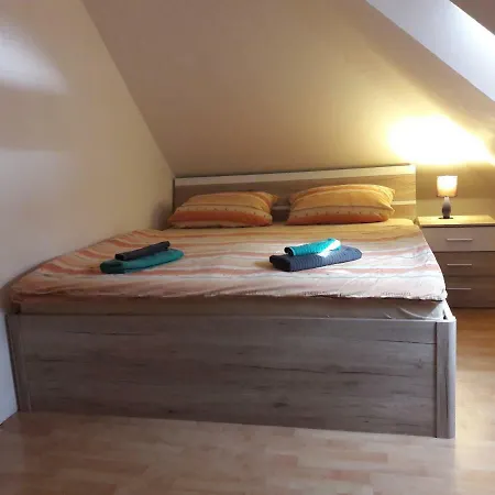 Appartamento Beautiful Attic 20 Min To Downtown