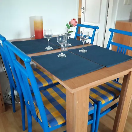 Beautiful Attic 20 Min To Downtown Appartamento Praga